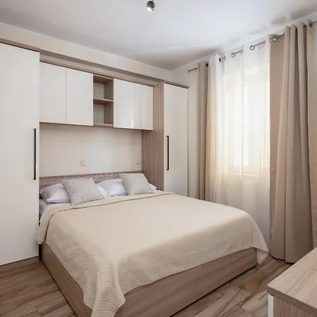 Perla - 2 Min To The & Free Parking Apartamento