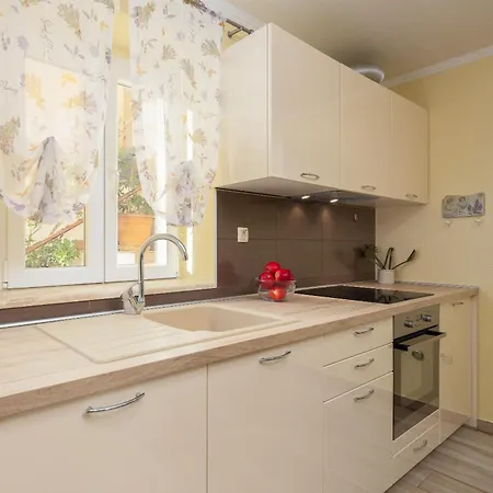 Perla - 2 Min To The & Free Parking Makarska