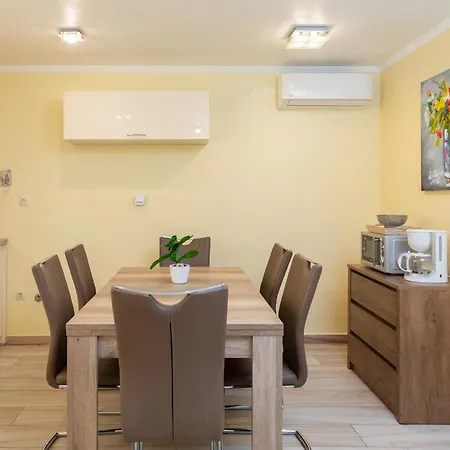 Perla - 2 Min To The & Free Parking Apartment *
