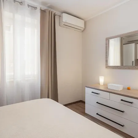 Perla - 2 Min To The & Free Parking Apartment *